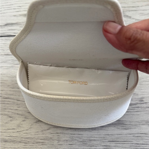 Tom Ford TF0770 “Tammy” Women's Sunglasses - Picture 4 of 4